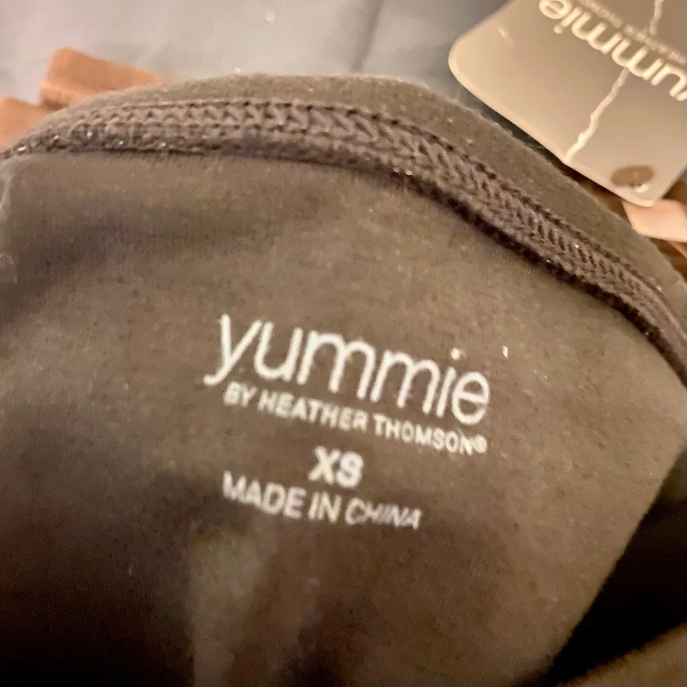 2 Pair Yummie Heather Thomson Cotton Leggings 1 Black & 1 Brown Size XS